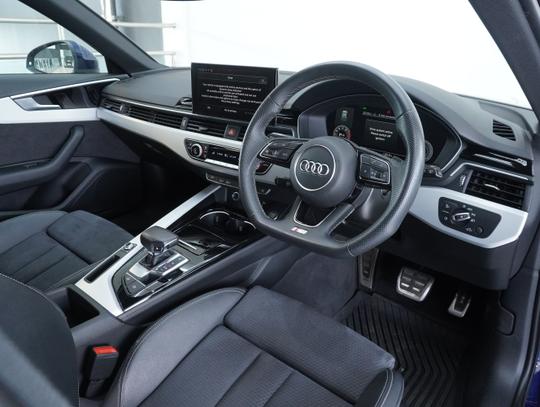 Audi A4 Avant Photo c41225c9-df4a-4450-b538-96c69826b180.jpg