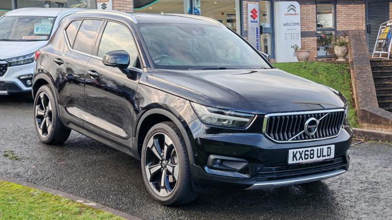 Used Volvo XC40 KX68ULD 1