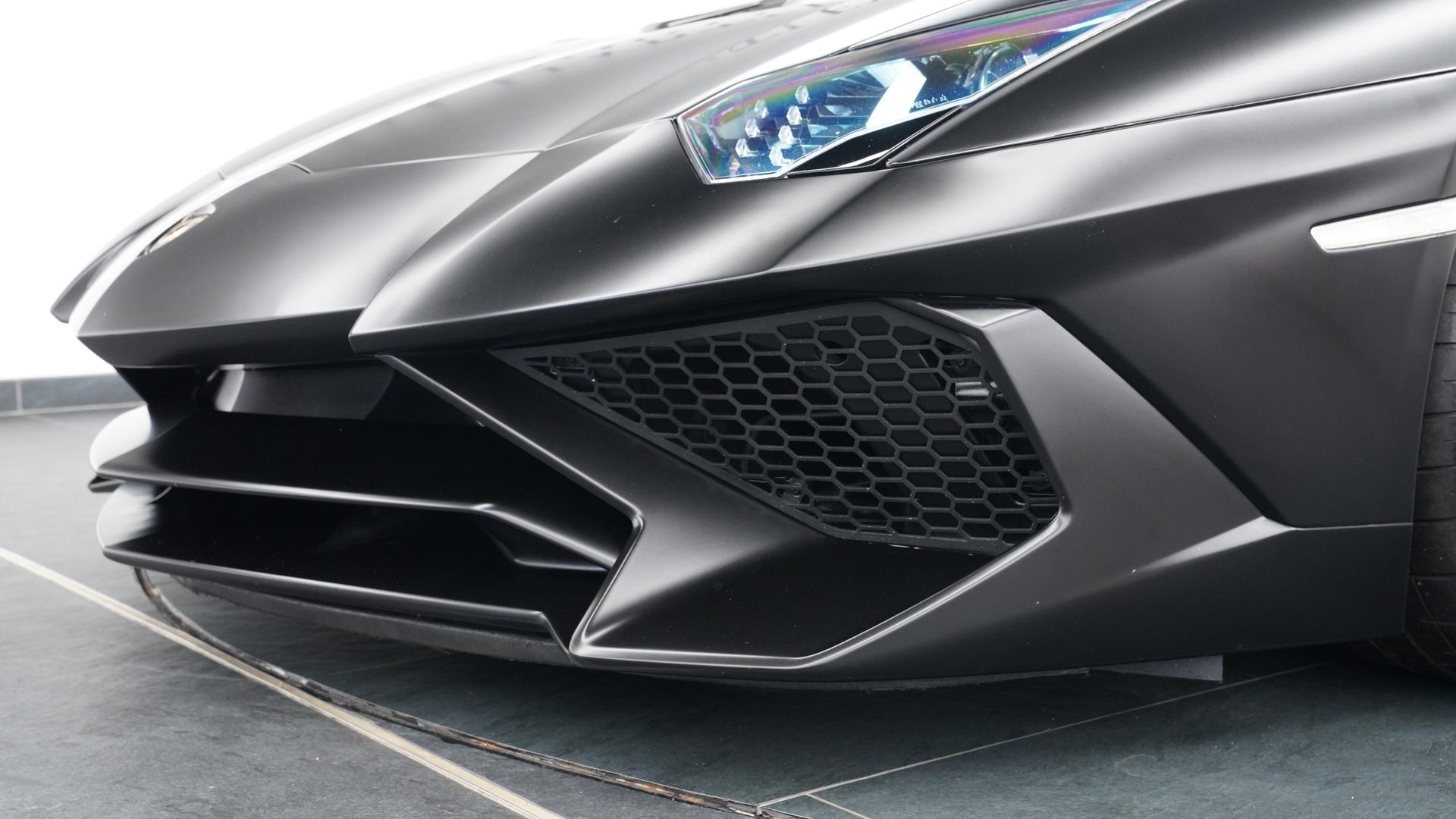 LAMBORGHINI Aventador Photo c4489d75-467b-4121-a4cd-e267c08ec6de.jpg
