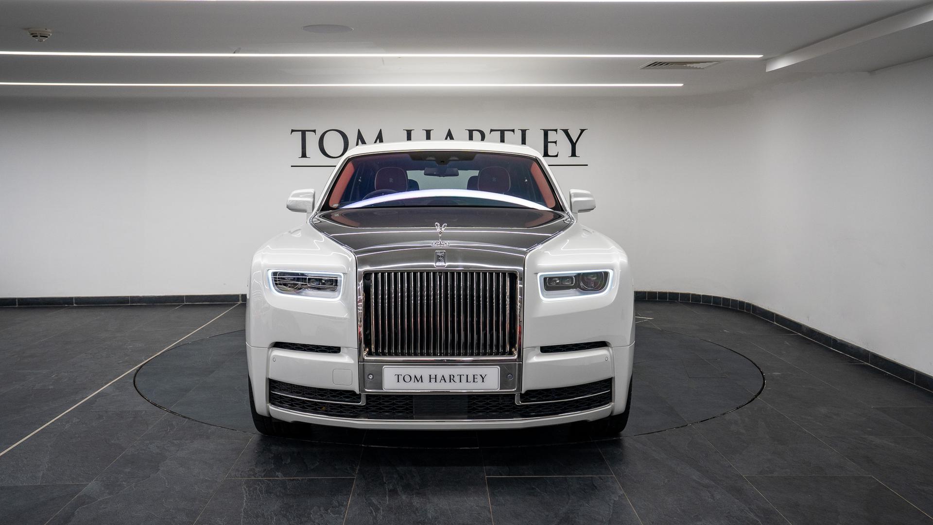 Rolls-Royce Phantom Photo c45ac0c8-437c-4f12-846d-4ff76a601041.jpg