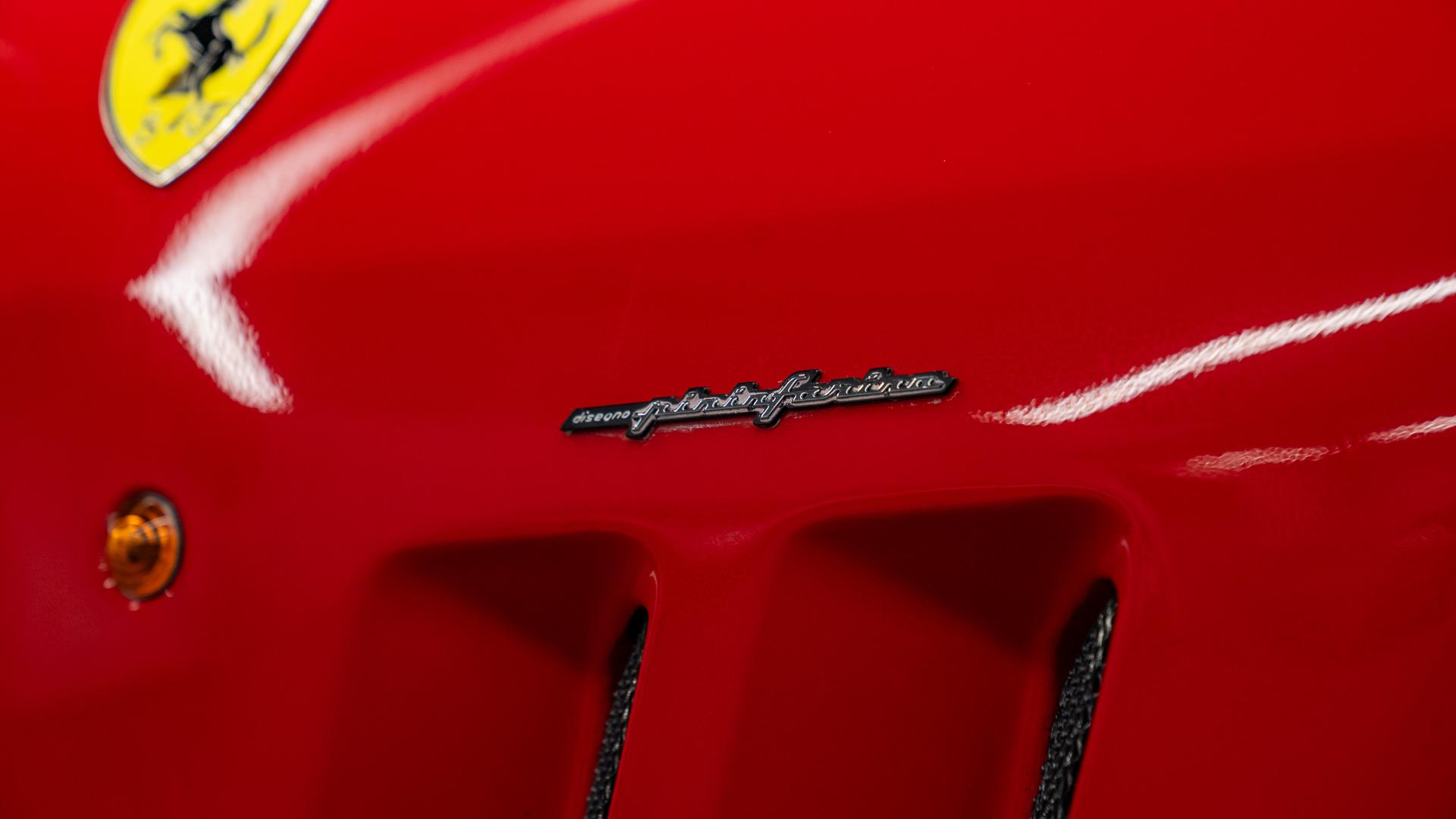 Ferrari 550 Photo c45df41c-ae0a-40f6-b956-749cbb34fe84.jpg