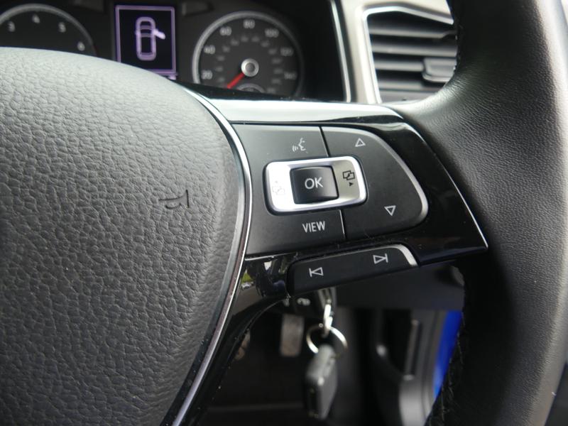 Volkswagen T-Roc Photo c46e5df4-a3b4-4b54-8004-885e4dd38d35.jpg