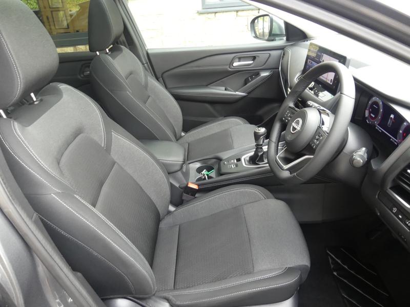 Nissan Qashqai Photo c4764a1e-c22b-4a23-9f6b-731fd9492a25.jpg