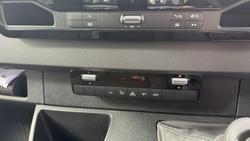 Mercedes-Benz Sprinter Photo 23