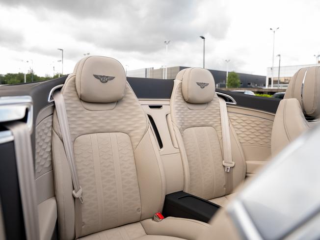 BENTLEY Continental GTC Photo 23