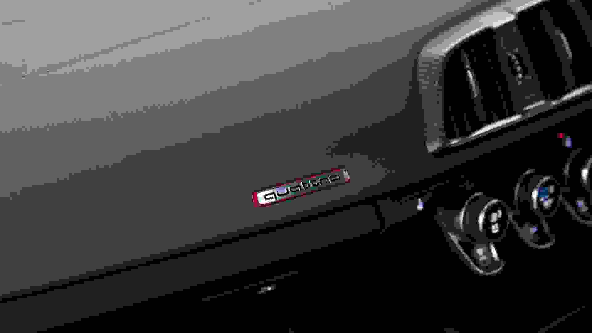Audi R8 Photo c483016c-6042-4557-b691-6bdf8c029da6.jpg