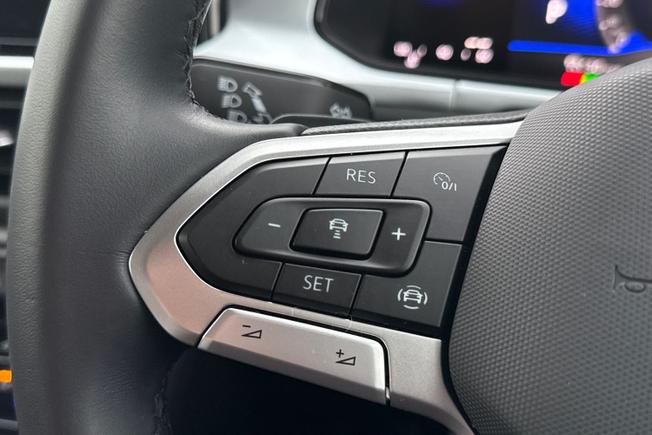 Volkswagen T-Roc Photo 16