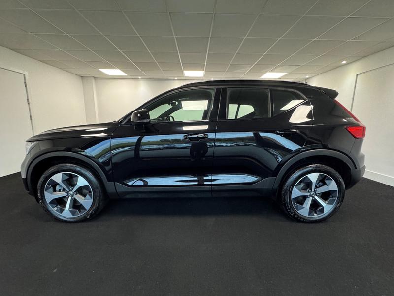 Volvo XC40 Photo c4ad466f-f1d3-49b5-928f-6e1c5847a4af.jpg