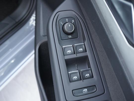 Volkswagen Golf Photo c4b0e689-fb78-4a67-b010-8cc02cef6958.jpg