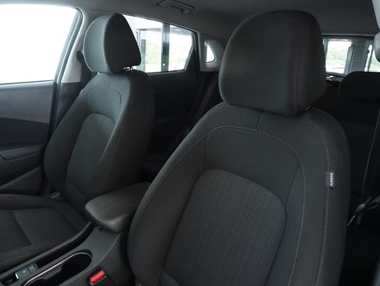 Hyundai KONA Photo c4b2e4e0-dc66-48d1-a86e-25712094b293.jpg