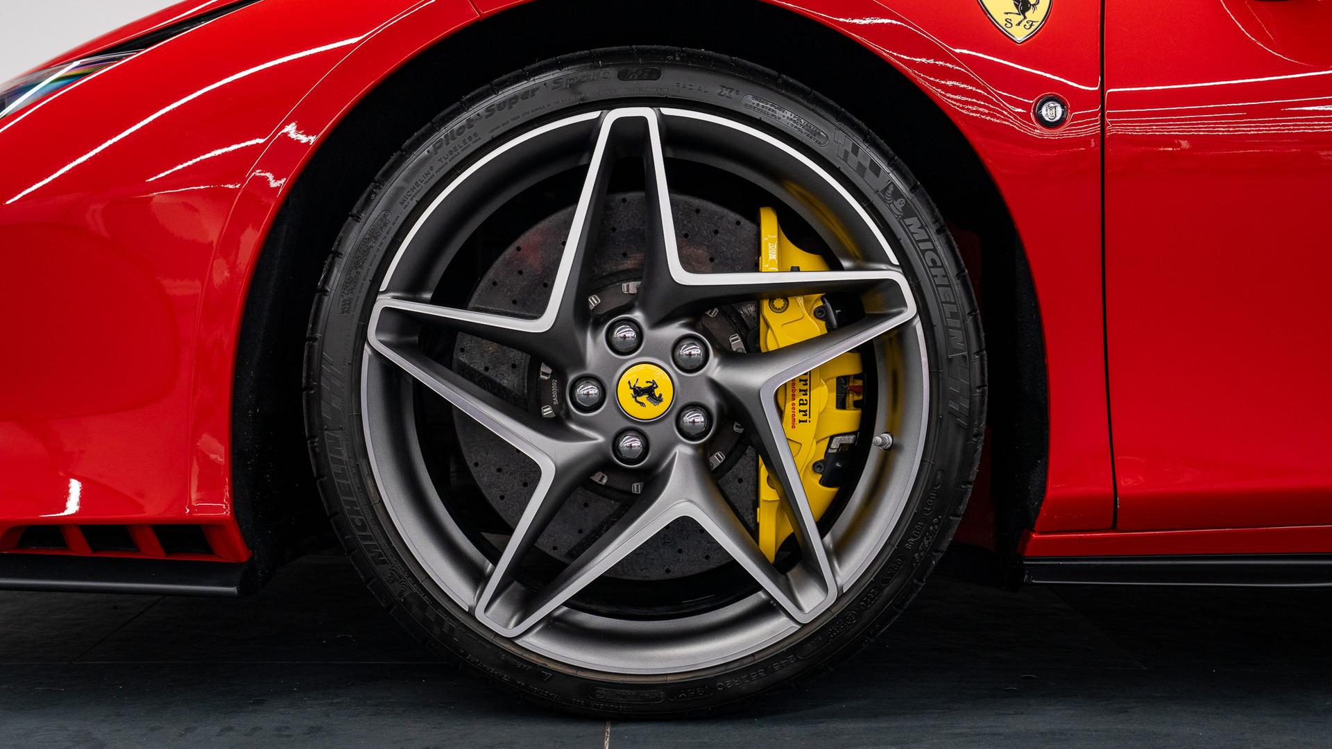 Ferrari F8 Photo c4b6ba6a-526a-4c9a-955f-8b8b9f3bb5b3.jpg