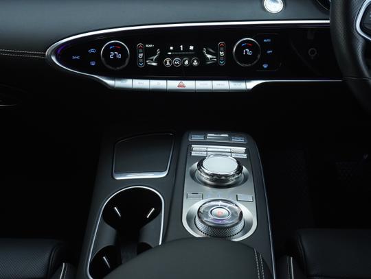 Genesis GV70 Photo c4ca986c-81e7-4b42-be92-e660833bf8dd.jpg