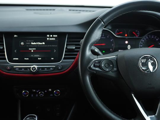 Vauxhall Crossland Photo c4d58616-a347-4bc7-af2a-78c9e59651b1.jpg