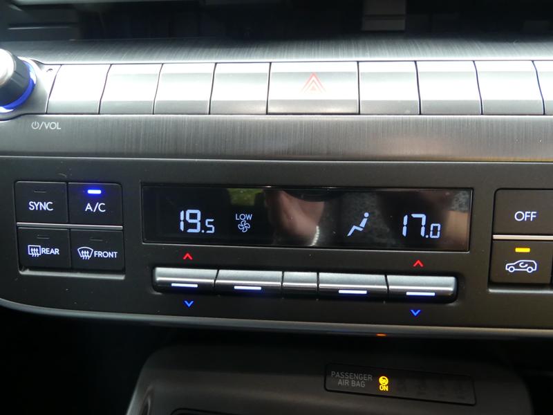 Hyundai KONA Photo c4d5c02e-cbe0-4765-b10a-a36911754515.jpg