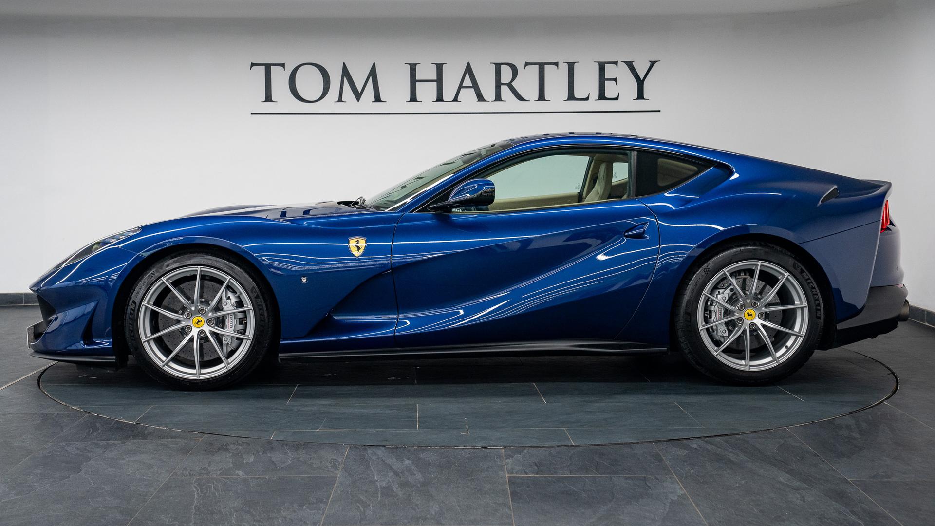 Ferrari 812 Photo c4d88d2a-e17d-4b3f-b949-0a3024510bb5.jpg