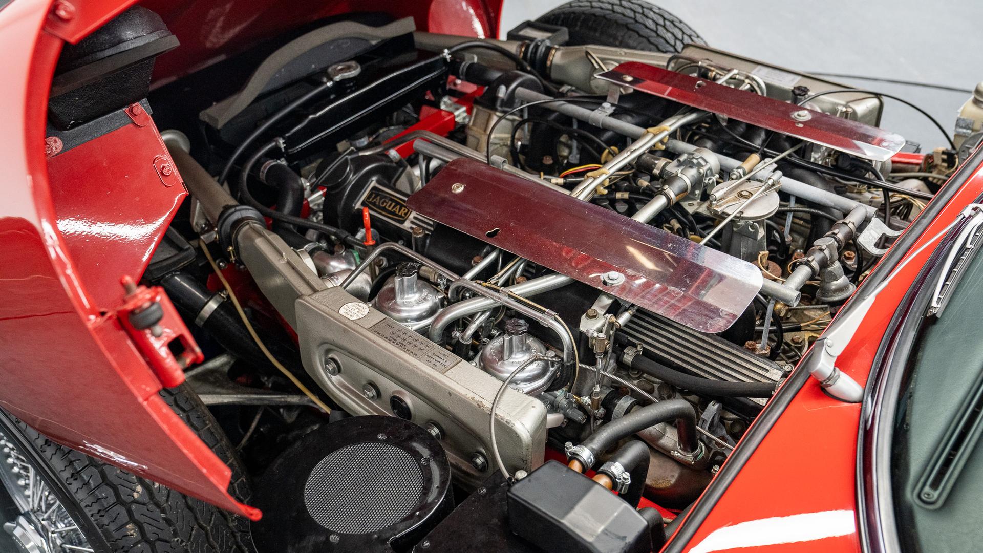 Jaguar E-Type Photo c4f1c5b0-4e7f-4b7d-9615-632e8d93f233.jpg