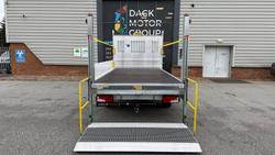 Mercedes-Benz Sprinter Photo 13