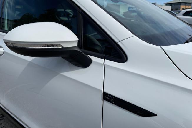 Volkswagen Golf Photo 20