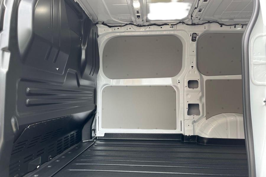 Ford E-TRANSIT CUSTOM Photo c5433dfd-4d05-4cc9-a3a9-83d8275200f3.jpg