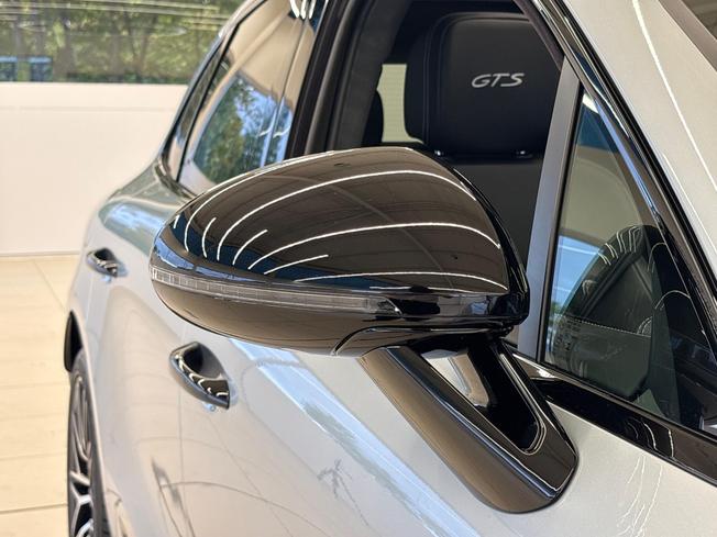 PORSCHE Macan Photo 22