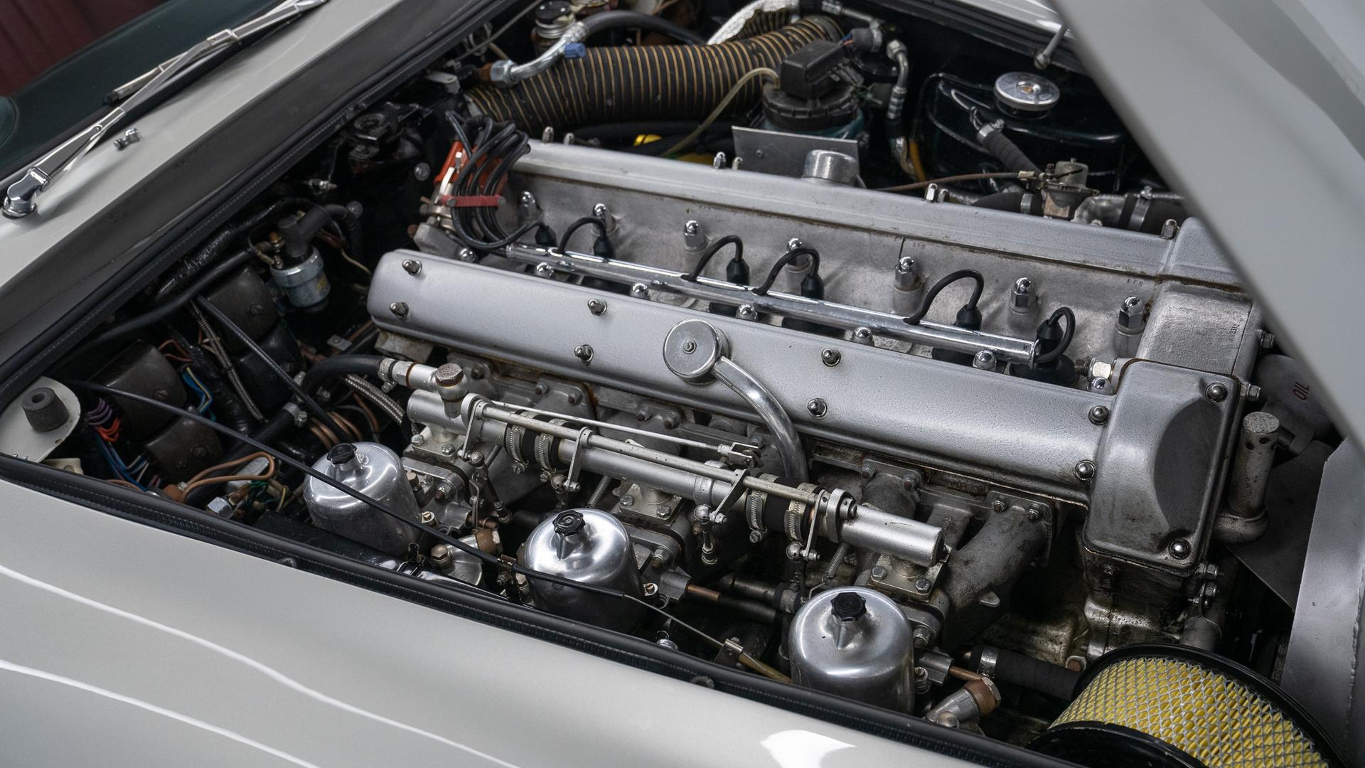 Aston Martin DB5 Photo c56635db-da33-41e8-80b6-7ef81f6f6341.jpg