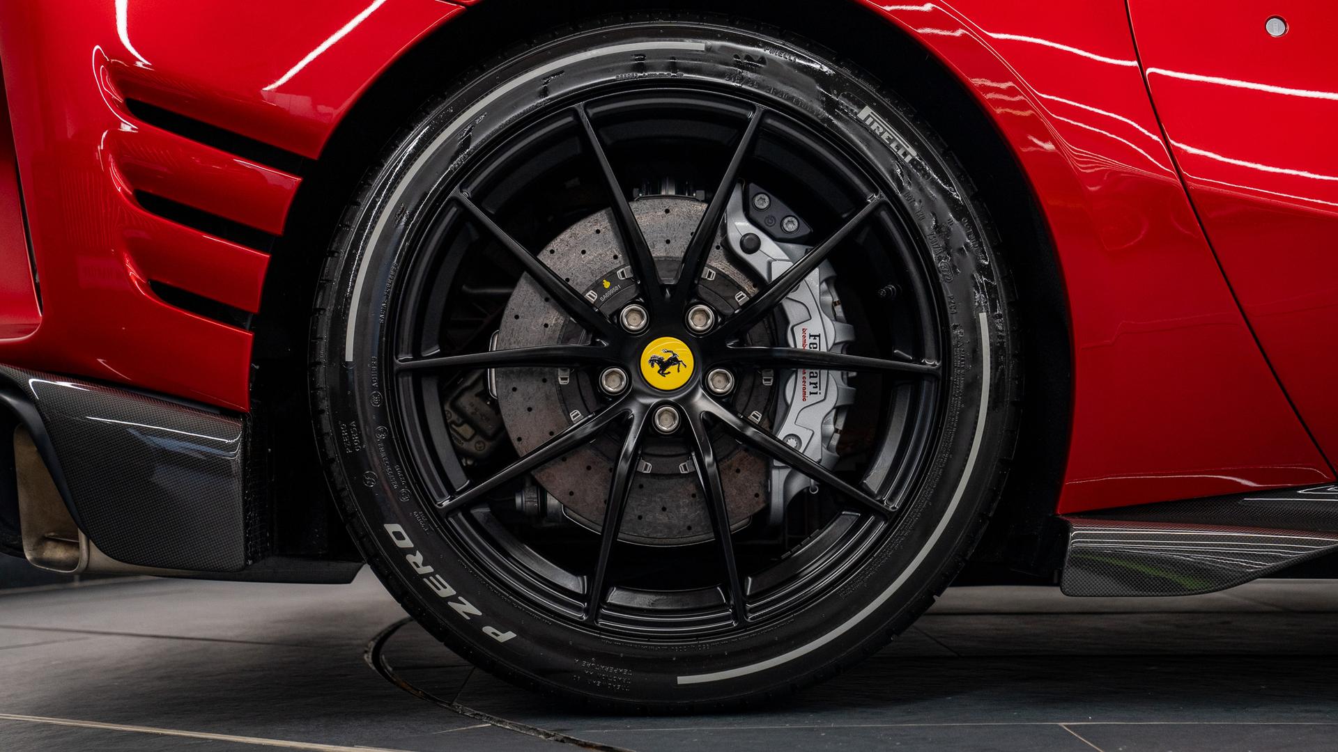 Ferrari 812 Photo c570b022-8c06-4781-9662-8617bd413611.jpg