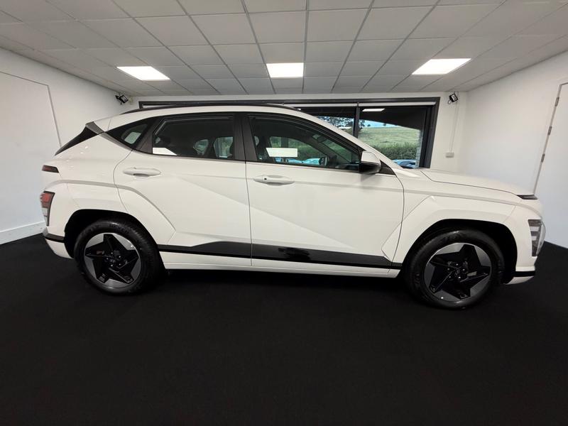 Hyundai KONA Photo c57744b2-4bb9-4e14-837b-121c9f7bb575.jpg