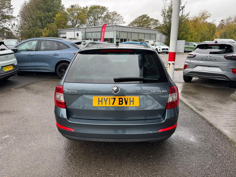 Skoda Octavia Photo c5798802-b780-4d83-9b44-cb4a740767b9.jpeg