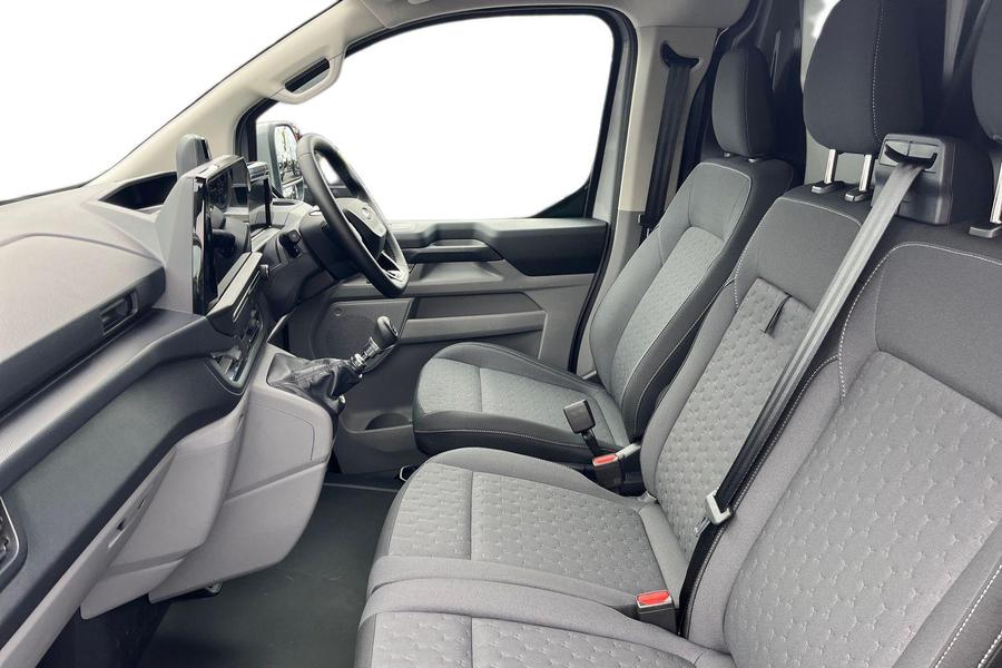 Ford TRANSIT CUSTOM Photo c57cb525-caab-4386-99f9-28d14ba813bd.jpg