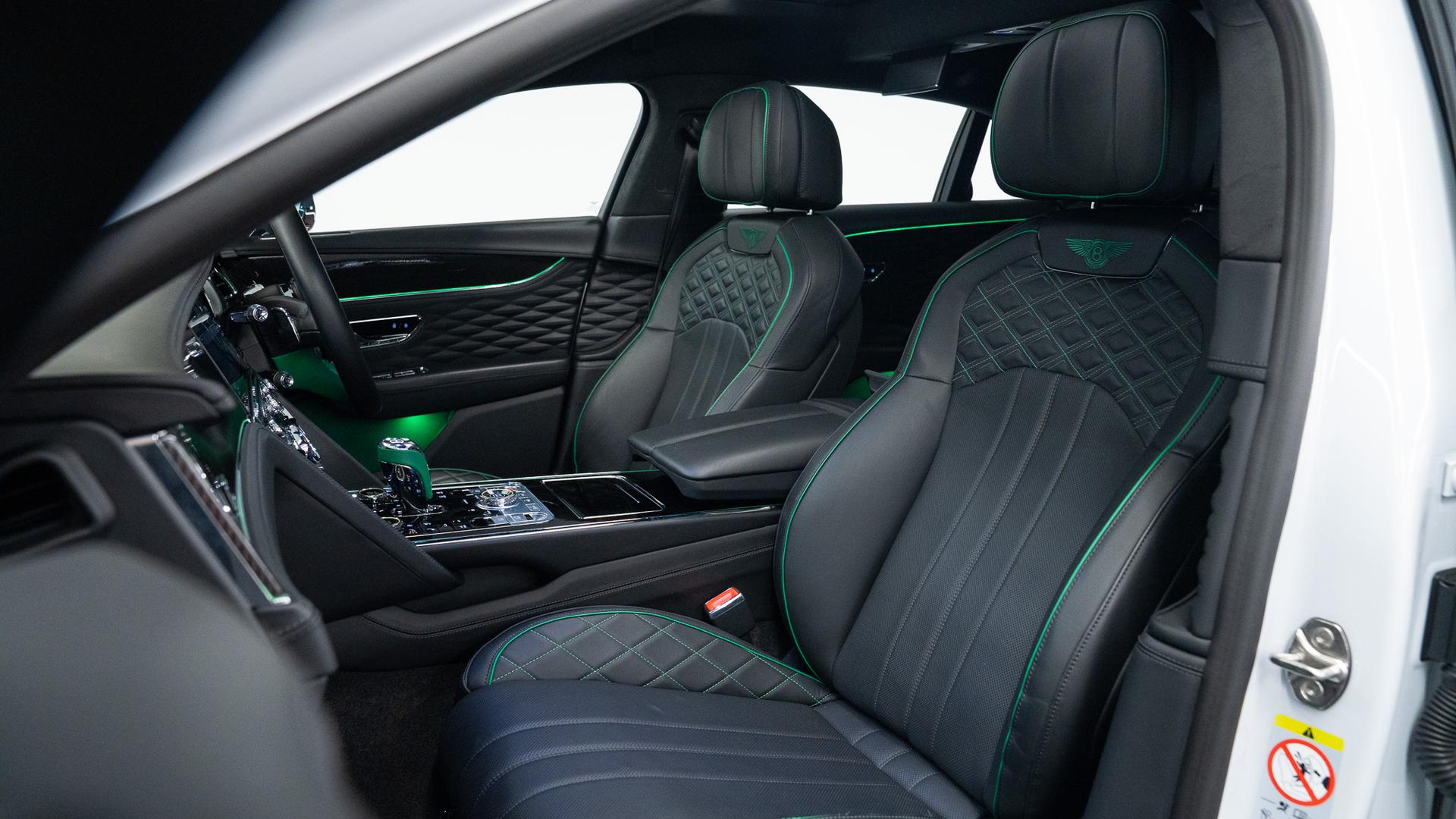 Bentley Flying Spur Photo c57f209d-5c13-4c39-8186-b33afb9a932e.jpg