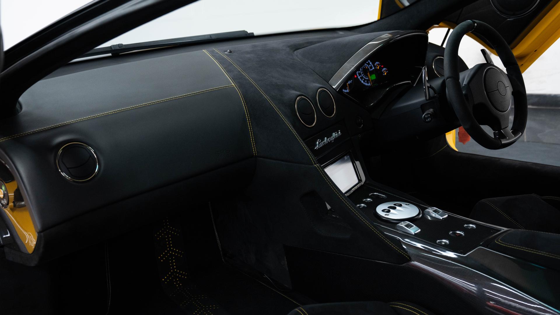 LAMBORGHINI Murcielago Photo c5806ceb-d286-4d4d-a0d5-0dcad0b0f6af.jpg