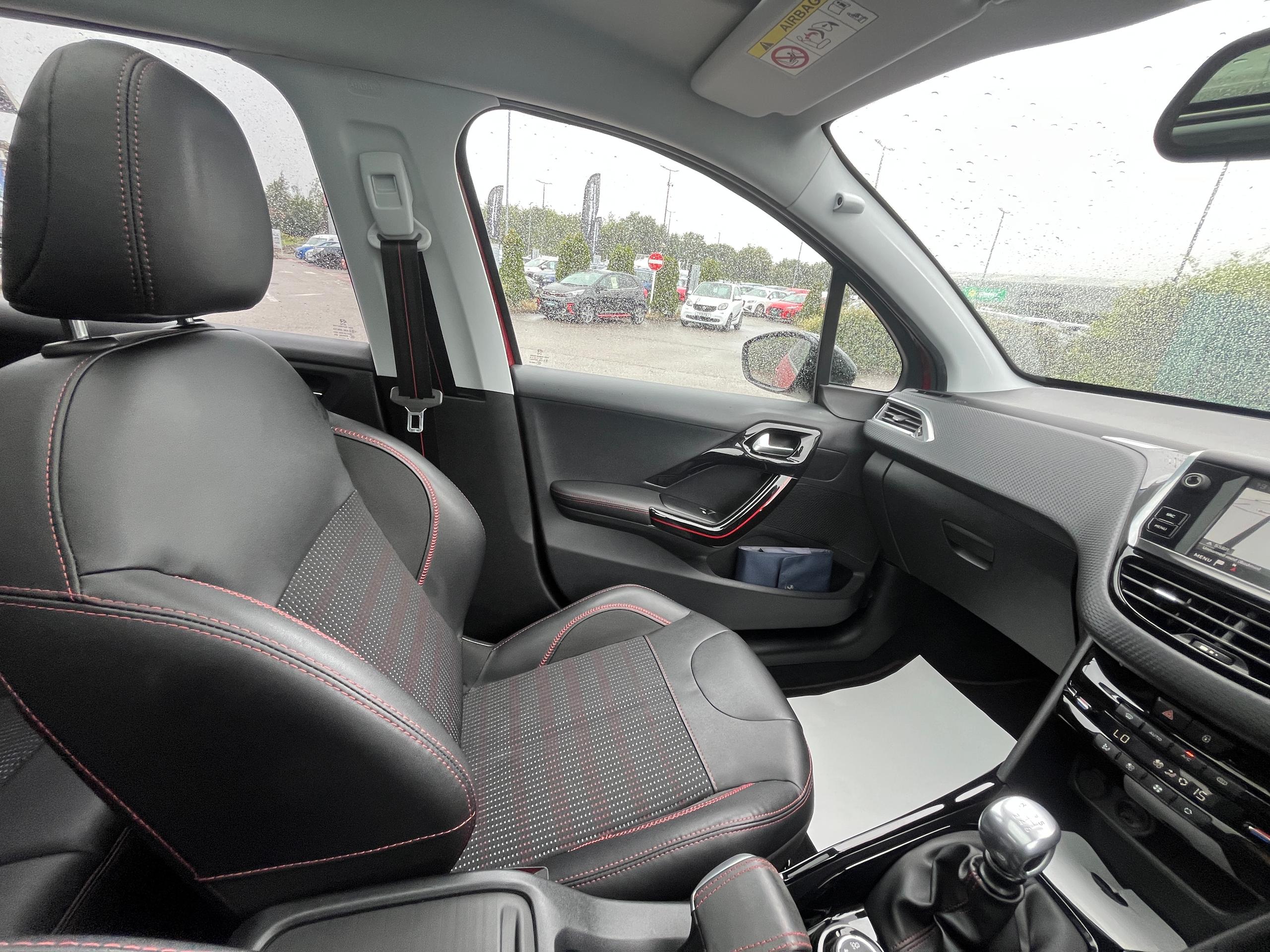 Peugeot 2008 Photo 28