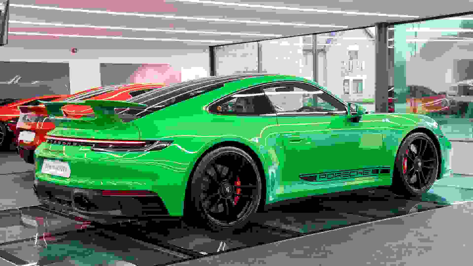 Porsche 911 Photo c58b817c-3204-48af-a338-0b1ce451573b.jpg
