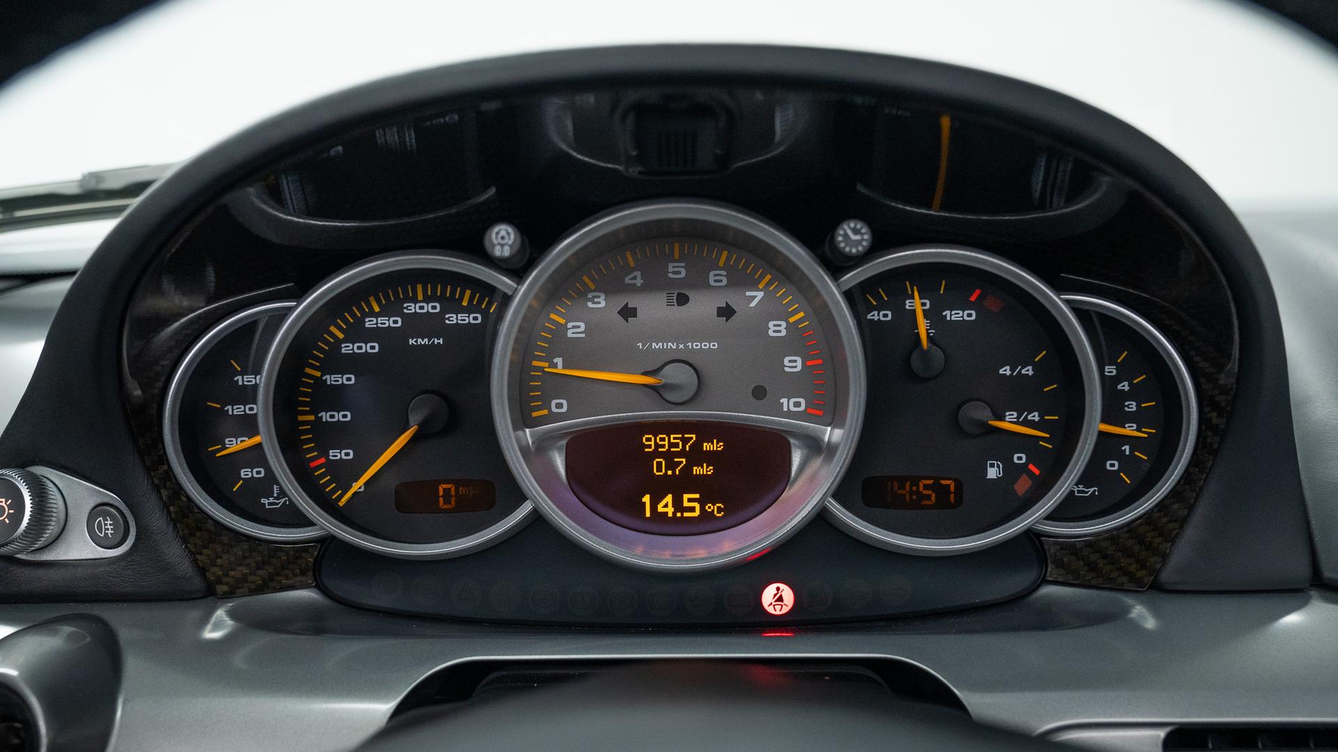 Porsche Carrera GT Photo c596f453-e356-4a65-9390-c141179dbaf4.jpg