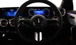 Mercedes-Benz CLA Photo 8