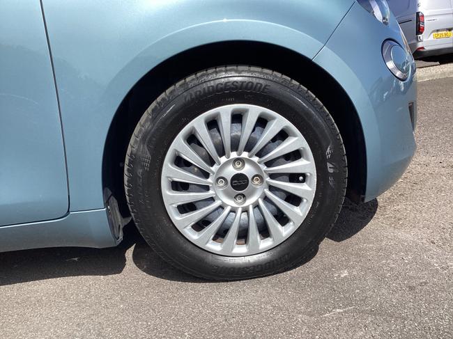Fiat 500e Photo c59cf995-73d8-4c8f-a7a0-2d4fcc9efbed.JPG