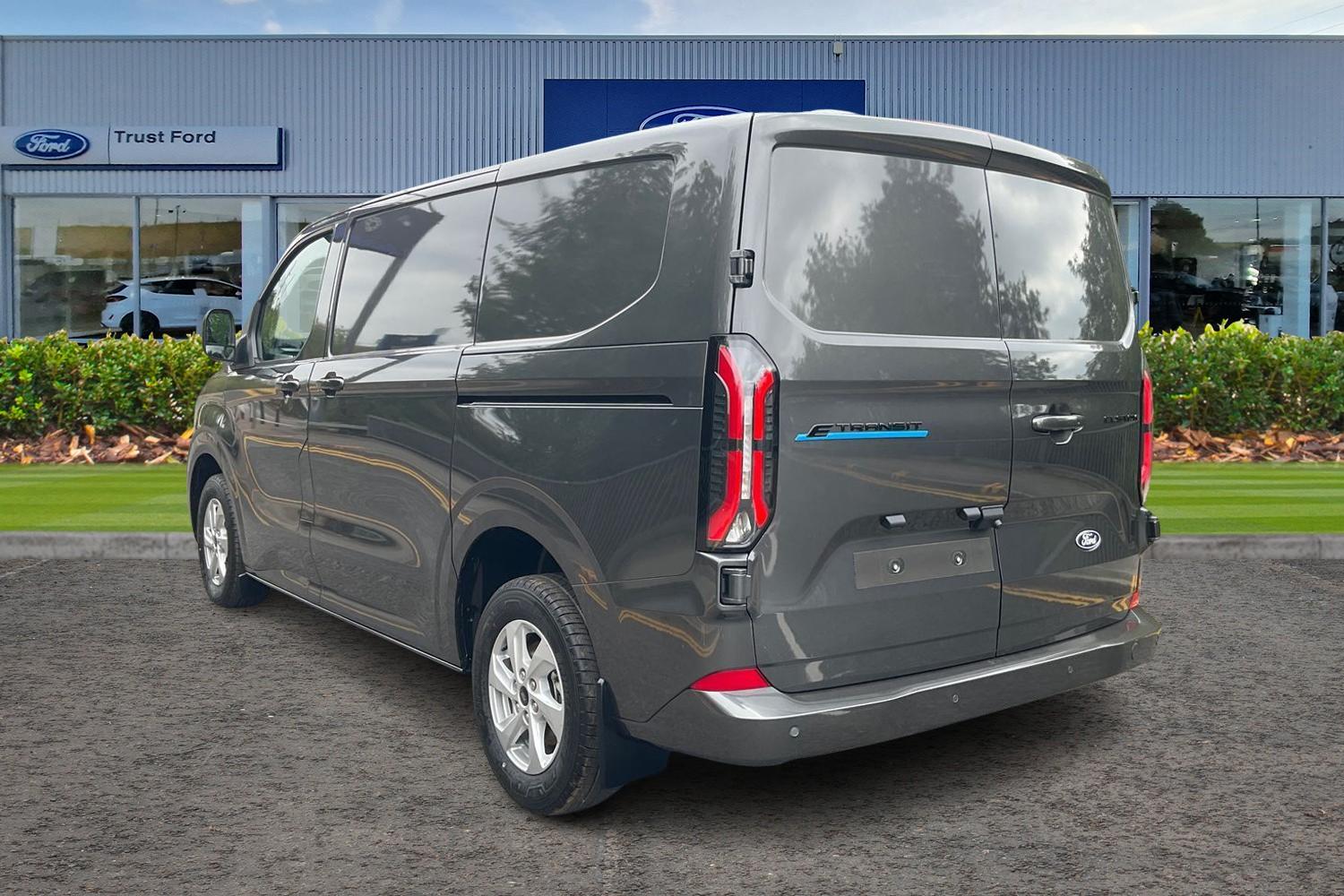 Ford E-TRANSIT CUSTOM Photo 1