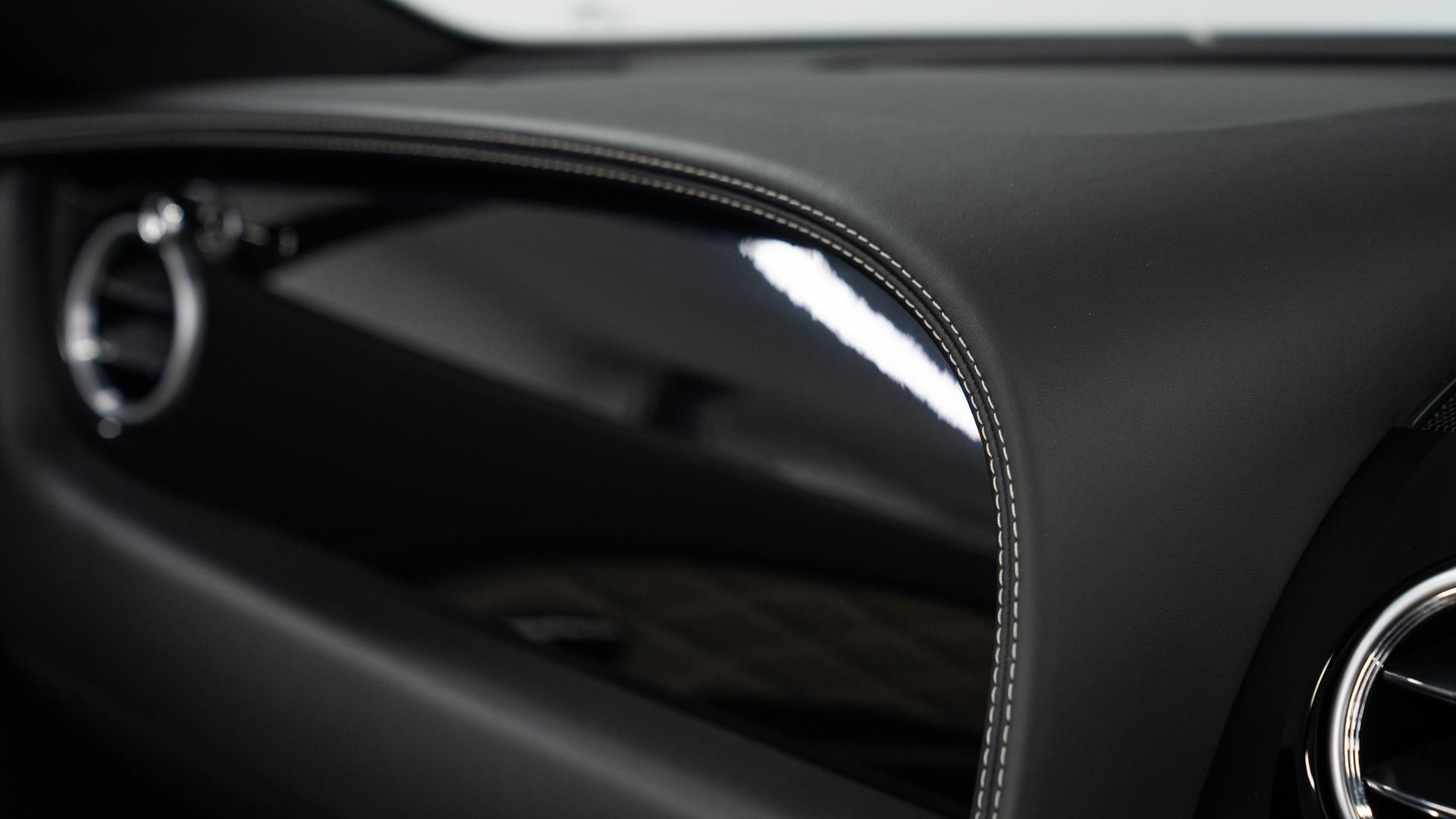 Bentley Continental GTC Photo c5a65a99-1fb6-43d6-a48b-6828677e871f.jpg