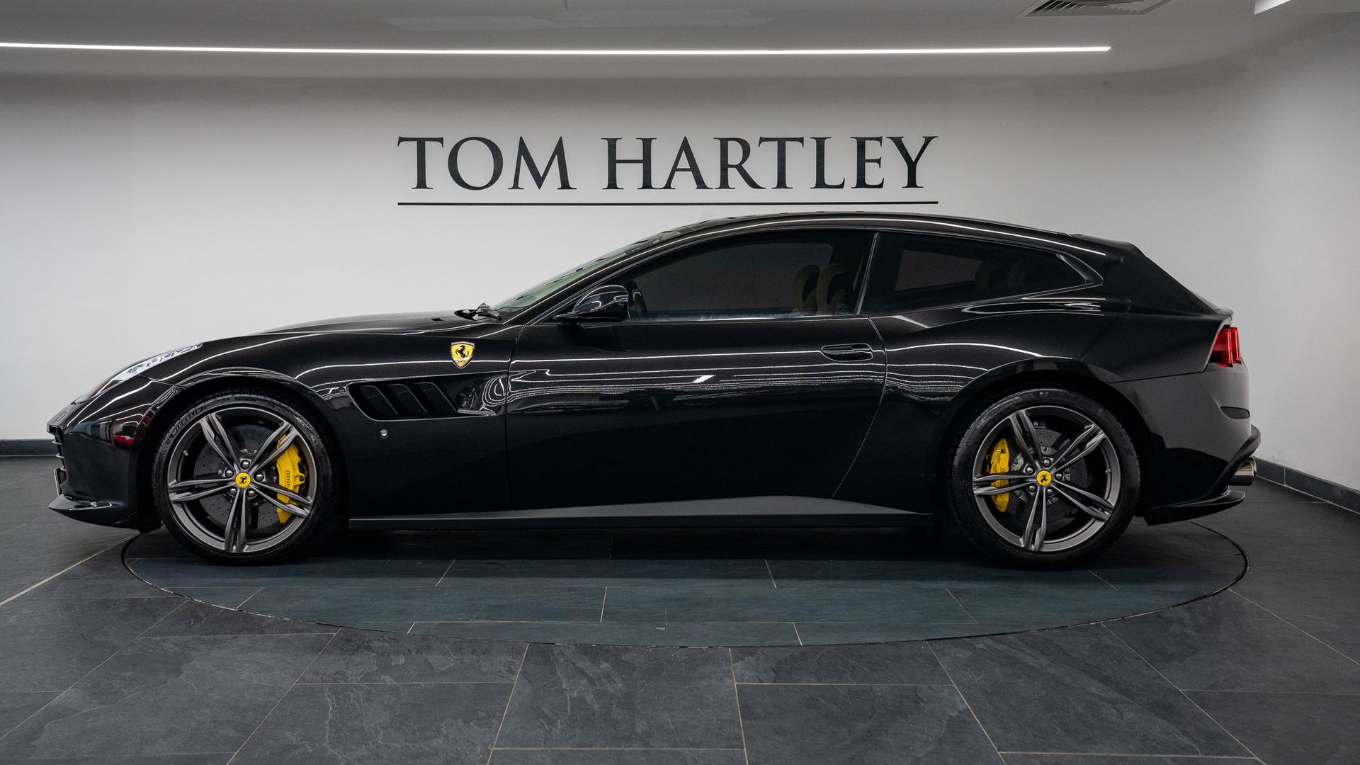 Ferrari GTC4 Lusso Photo c5a8a475-b570-49a0-8ddf-eeca5c9c8273.jpg