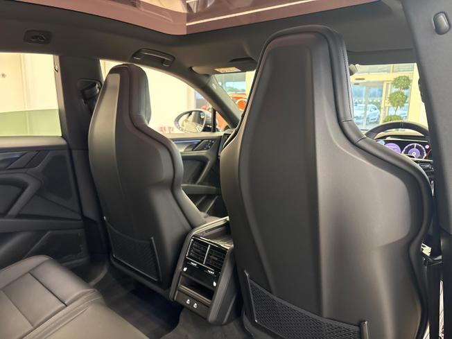 Porsche Cayenne Photo 42