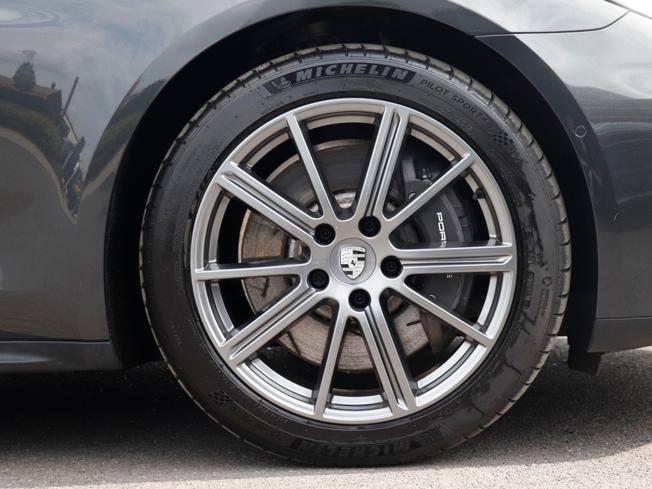 PORSCHE Panamera Photo 42