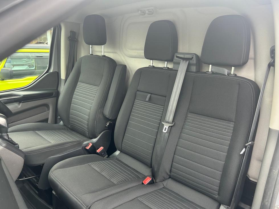 Ford Transit Custom Photo c5d0da57-abc6-4c46-9346-475074a08a4f.jpeg