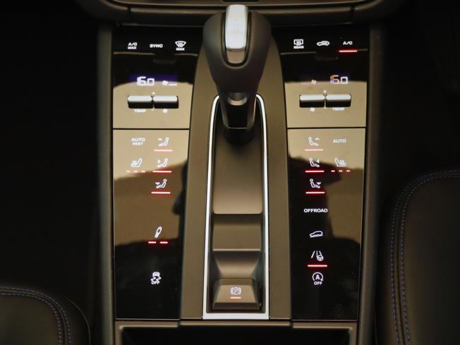 PORSCHE Macan Photo 23