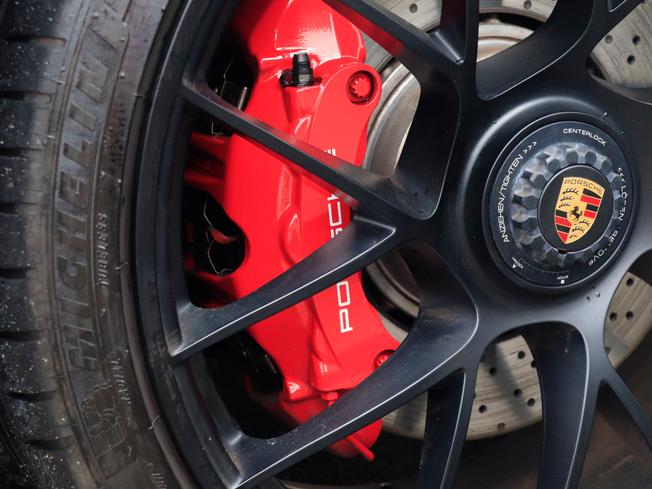 PORSCHE 911 Photo 34