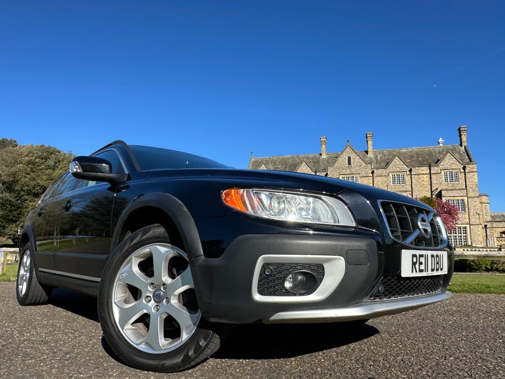 Used Volvo XC70 RE11DBU 8