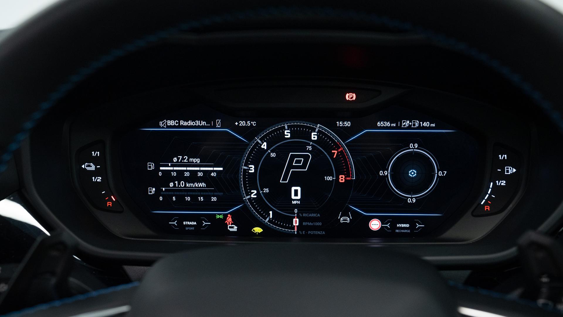 LAMBORGHINI Urus Photo c5fe5f72-09de-478e-b319-036284939dfa.jpg