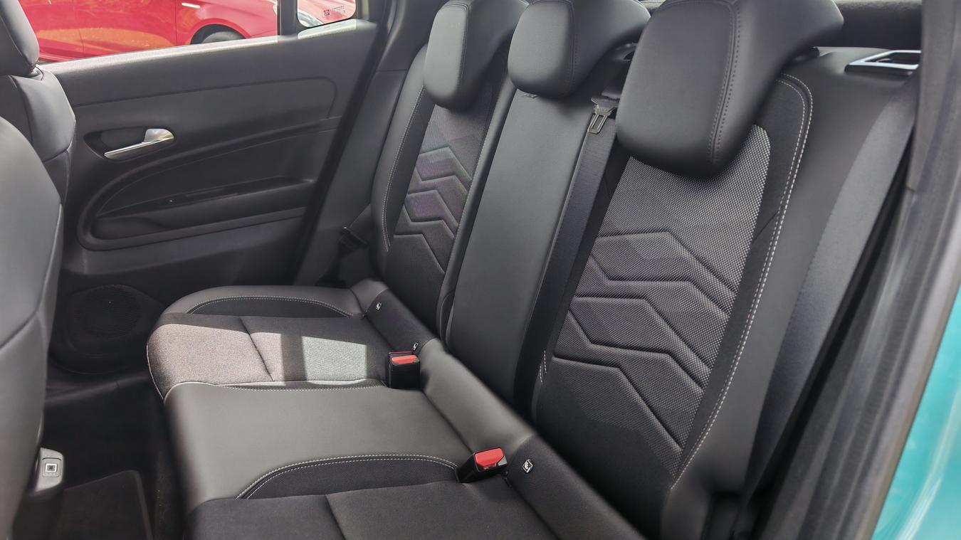 Used Jeep Avenger HX73MPO 17