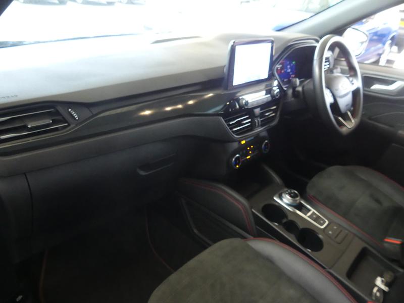 Ford Kuga Photo c6108104-eb76-499b-a8cc-a48949523689.jpg
