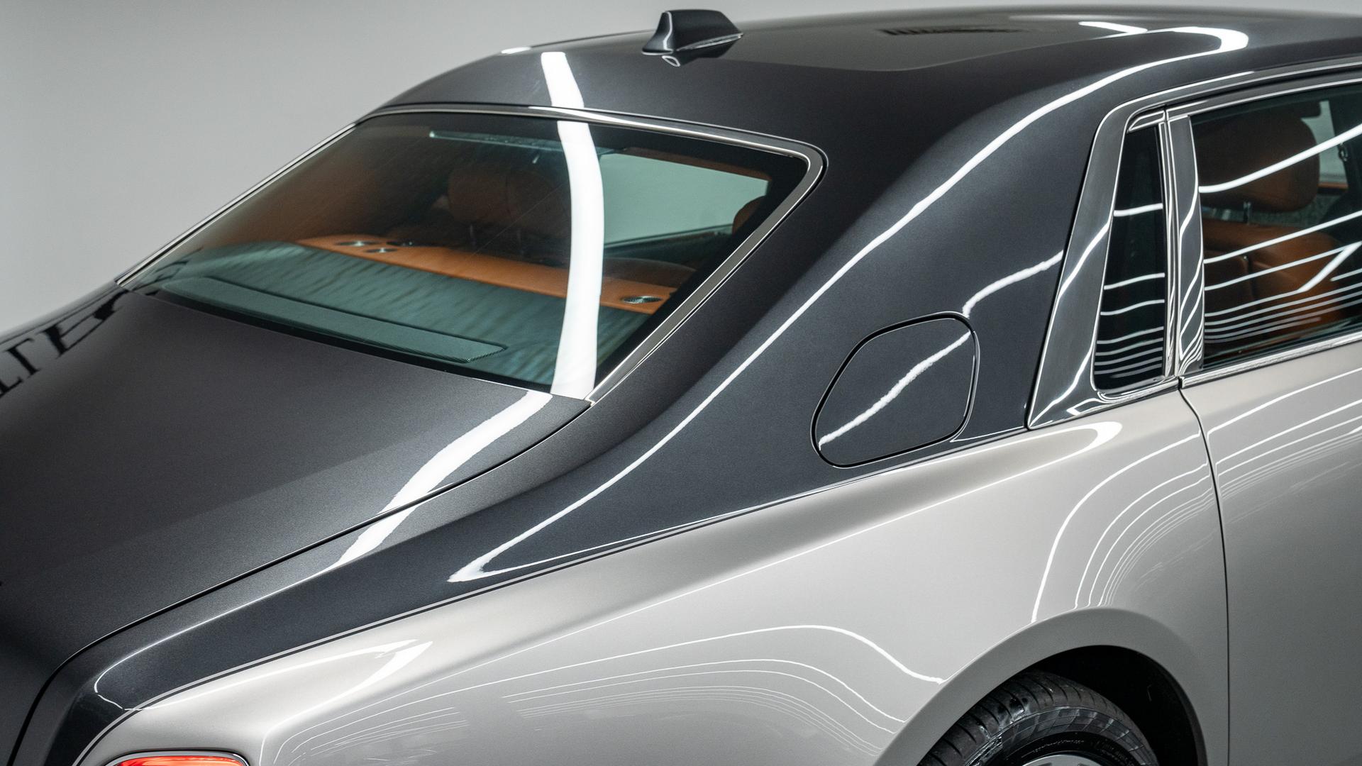 Rolls-Royce Phantom Photo c61ed3e2-3a13-42f2-8e4a-6fa34c1d1e73.jpg
