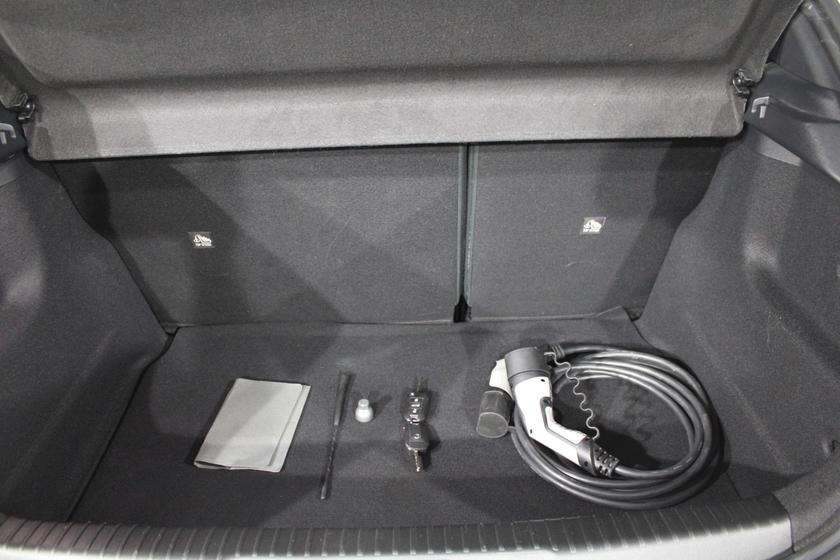 Vauxhall Mokka Electric Photo c6256557-d487-42f2-aa4f-91f9e437b426.jpg